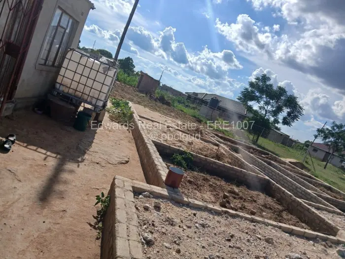 Warehouse/Industrial for Sale in Chitungwiza, Chitungwiza