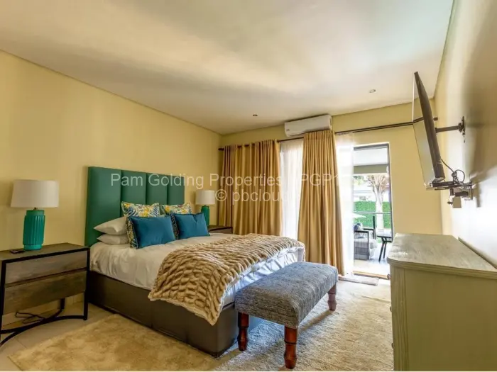 6 Bedroom House to Rent in Shawasha Hills, Harare