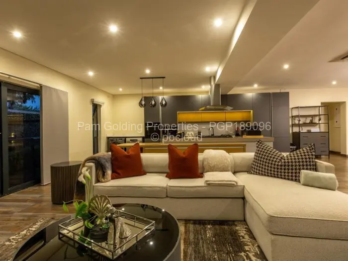 6 Bedroom House to Rent in Shawasha Hills, Harare