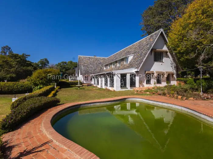 9 Bedroom House for Sale in Borrowdale, Harare