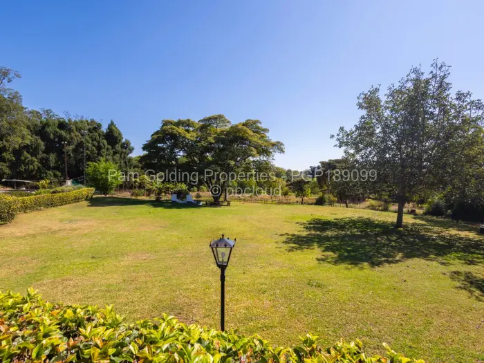 9 Bedroom House for Sale in Borrowdale, Harare