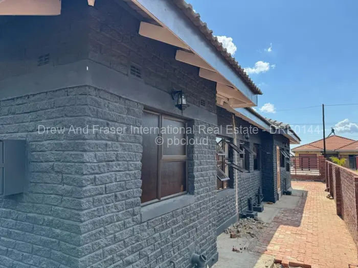 4 Bedroom House for Sale in Mabvazuva Estates, Ruwa