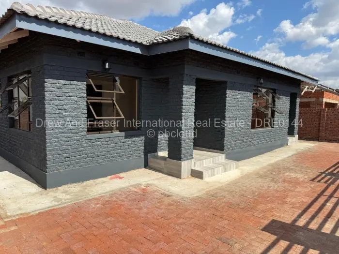 4 Bedroom House for Sale in Mabvazuva Estates, Ruwa