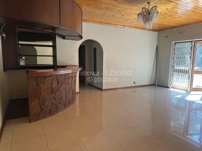 5 Bedroom House to Rent in Borrowdale, Harare