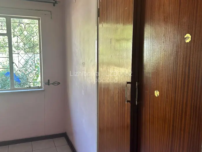 5 Bedroom House to Rent in Borrowdale, Harare