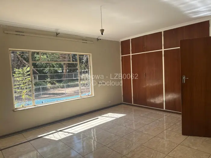 5 Bedroom House to Rent in Borrowdale, Harare