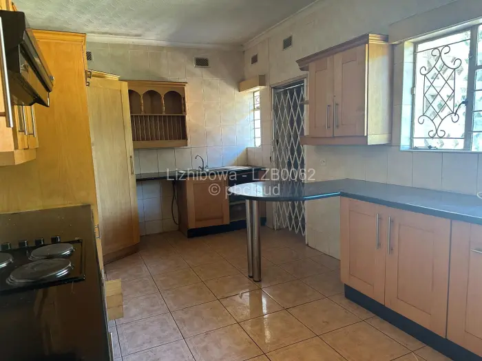 5 Bedroom House to Rent in Borrowdale, Harare