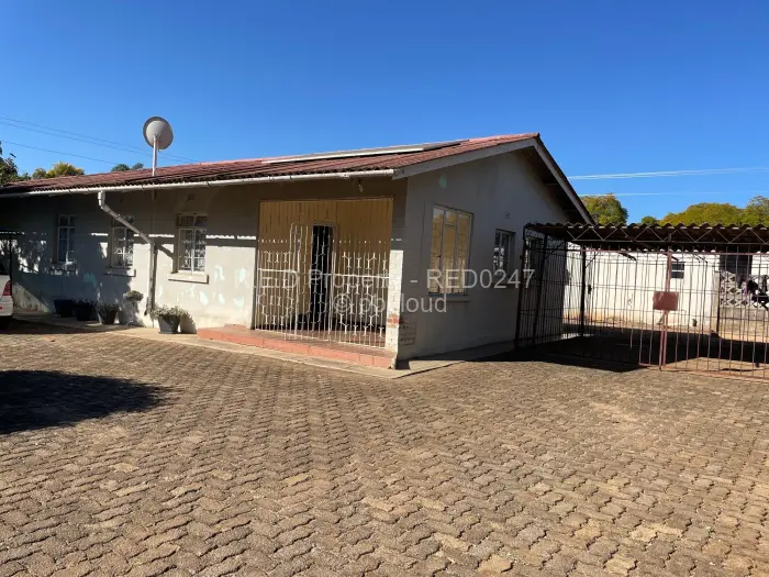 3 Bedroom House for Sale in Hillcrest, Bulawayo