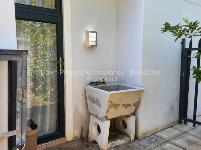 Townhouse/Cluster for Sale in Arlington, Harare