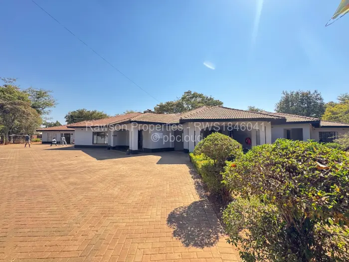 6 Bedroom House for Sale in Norton, Norton