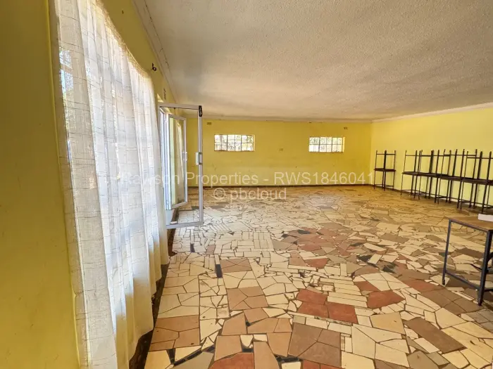 6 Bedroom House for Sale in Norton, Norton