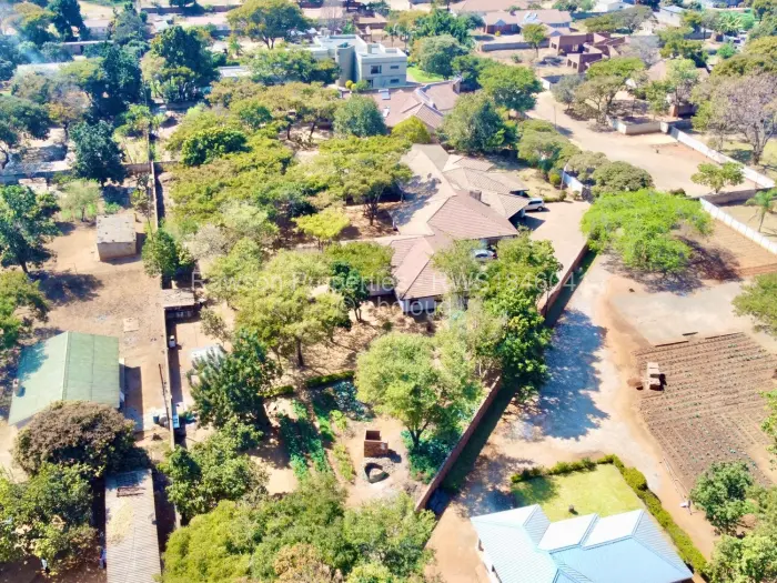 6 Bedroom House for Sale in Norton, Norton