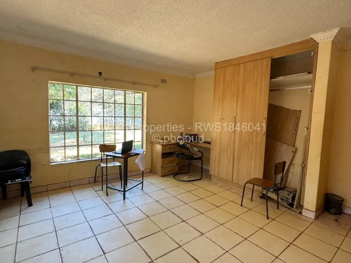 6 Bedroom House for Sale in Norton, Norton