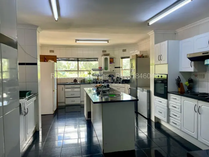 6 Bedroom House for Sale in Glen Lorne, Harare