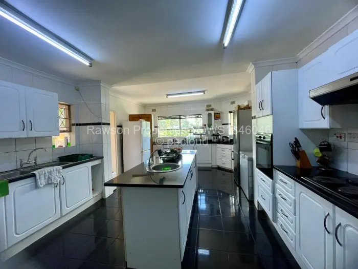 6 Bedroom House for Sale in Glen Lorne, Harare