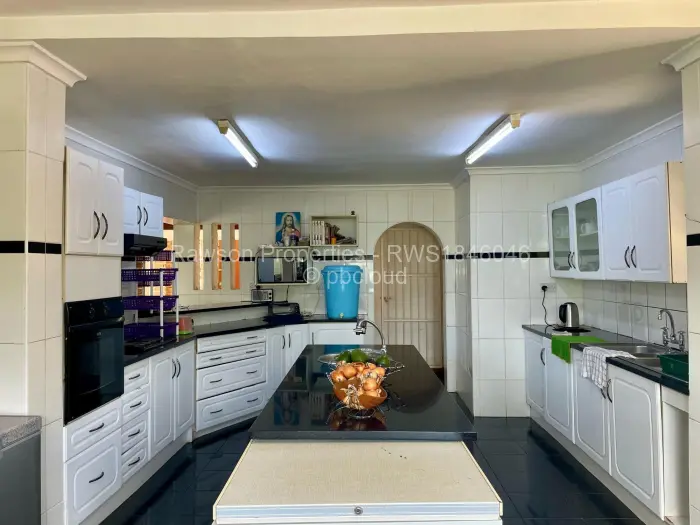 6 Bedroom House for Sale in Glen Lorne, Harare