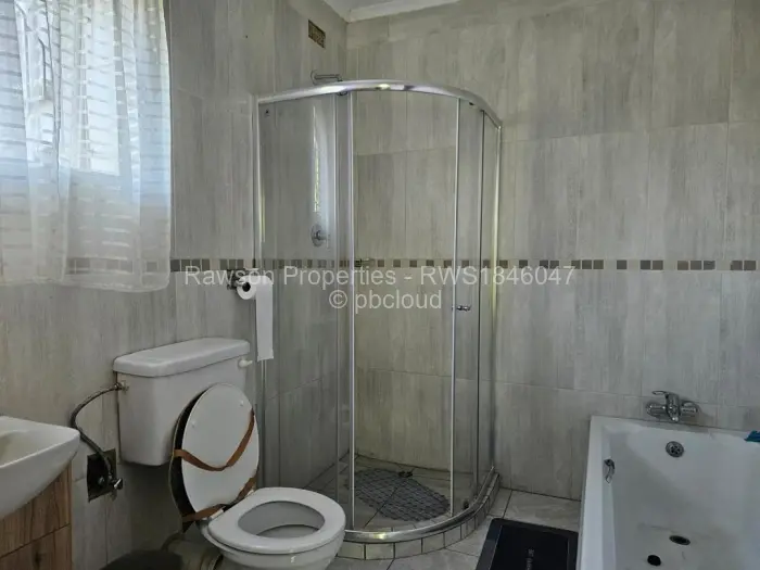 7 Bedroom House for Sale in Matsheumhlope, Bulawayo