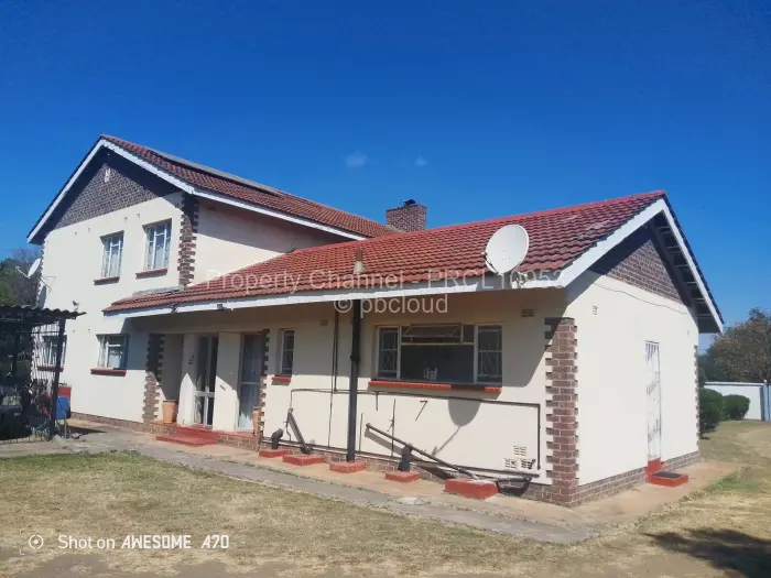 9 Bedroom House for Sale in Highlands, Harare