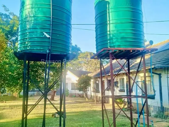 4 Bedroom House for Sale in Matsheumhlope, Bulawayo