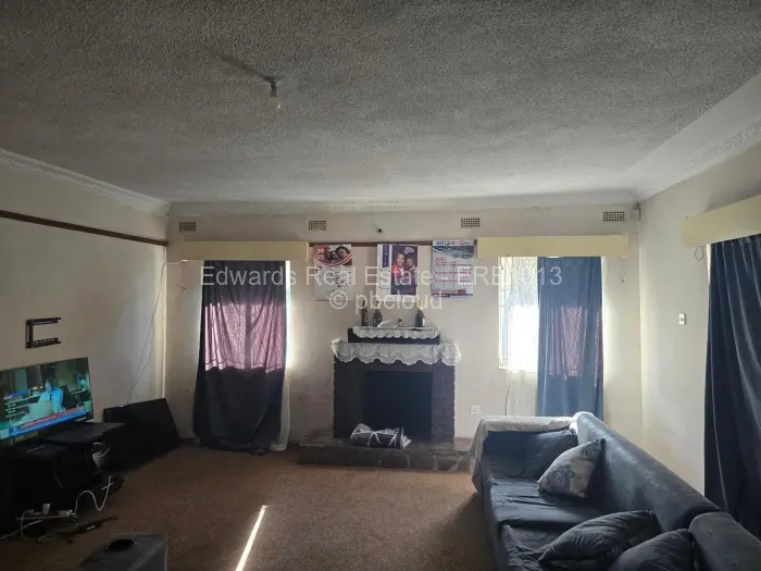 4 Bedroom House for Sale in Southerton, Harare