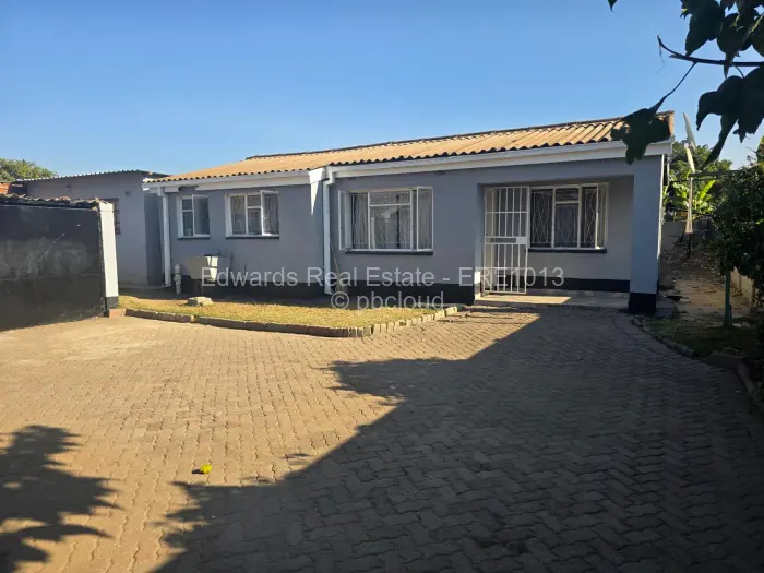 4 Bedroom House for Sale in Southerton, Harare