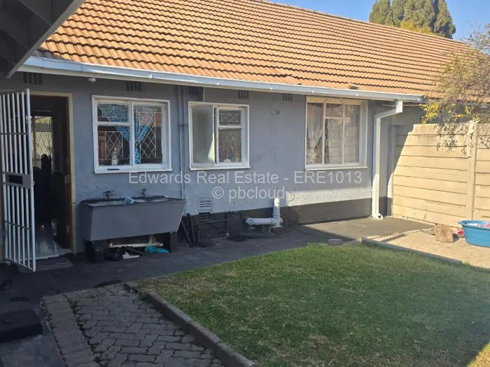 4 Bedroom House for Sale in Southerton, Harare
