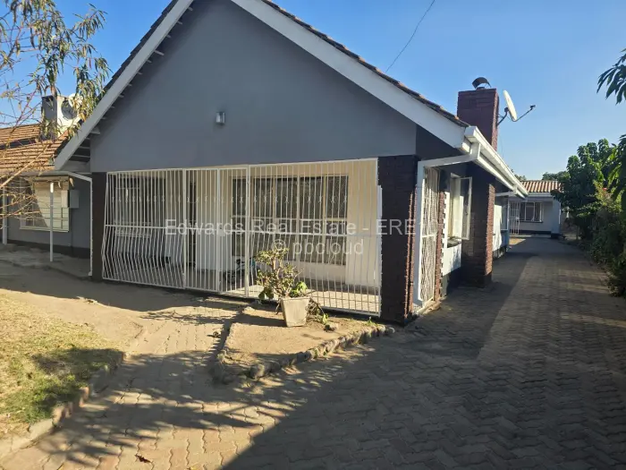 4 Bedroom House for Sale in Southerton, Harare