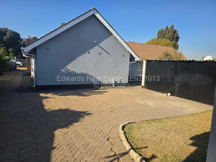 4 Bedroom House for Sale in Southerton, Harare
