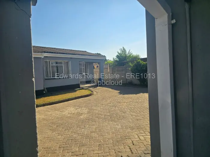 4 Bedroom House for Sale in Southerton, Harare