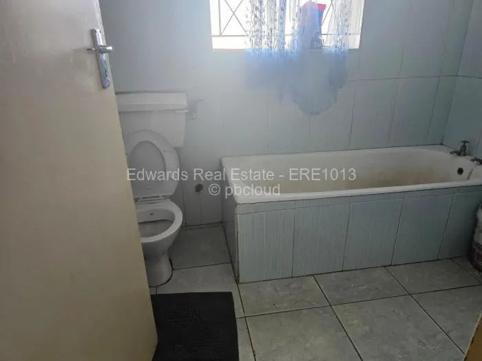 4 Bedroom House for Sale in Southerton, Harare