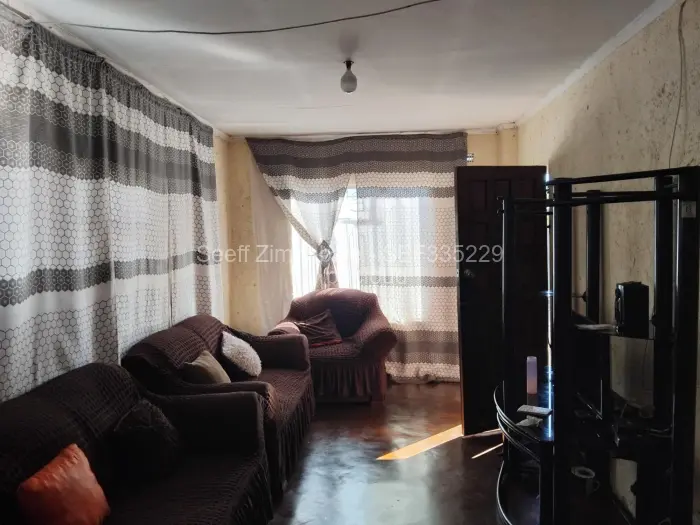 2 Bedroom House for Sale in Cowdray Park, Bulawayo