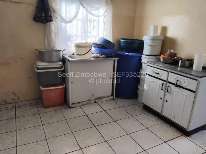 2 Bedroom House for Sale in Cowdray Park, Bulawayo