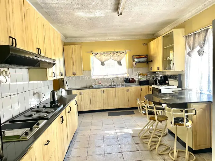 5 Bedroom House for Sale in Waterfalls, Harare