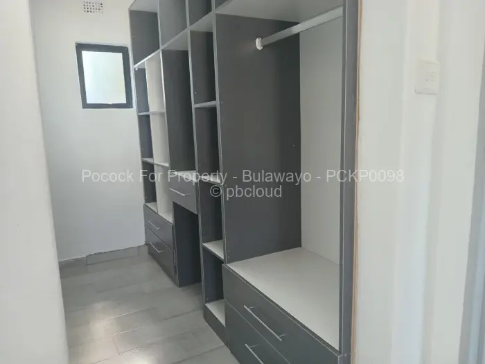 Townhouse/Cluster for Sale in Hillside Byo, Bulawayo