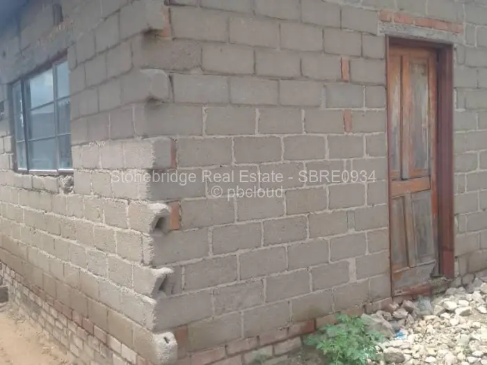 2 Bedroom House for Sale in Cowdray Park, Bulawayo