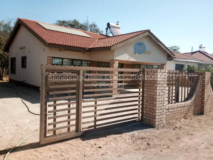 3 Bedroom House for Sale in Selbourne Park, Bulawayo