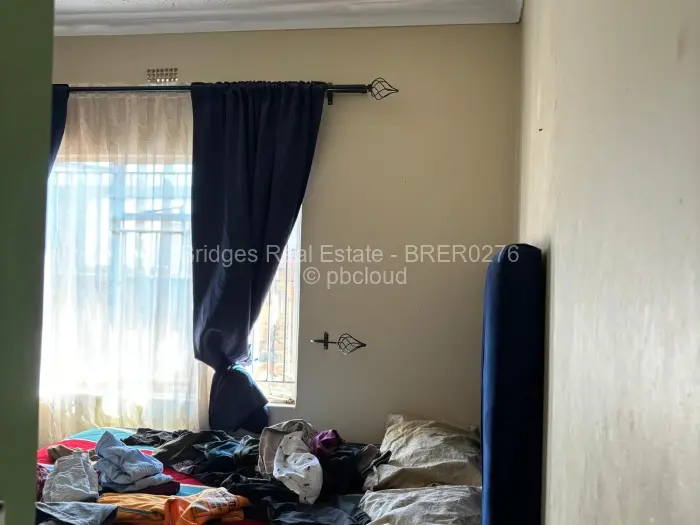 7 Bedroom House for Sale in Chitungwiza, Chitungwiza