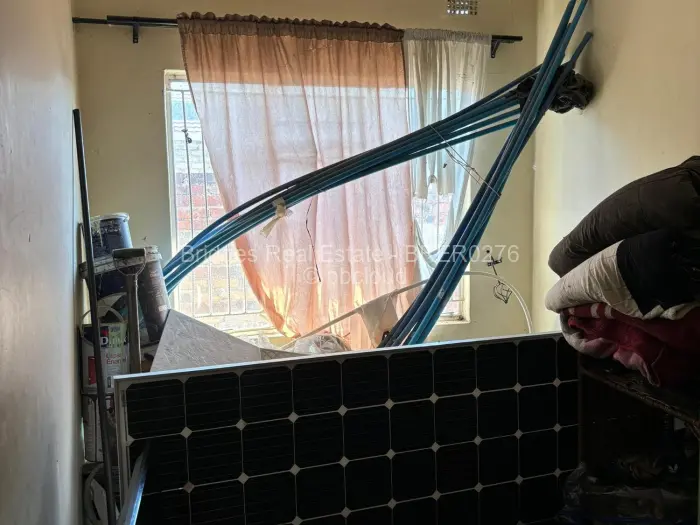 7 Bedroom House for Sale in Chitungwiza, Chitungwiza