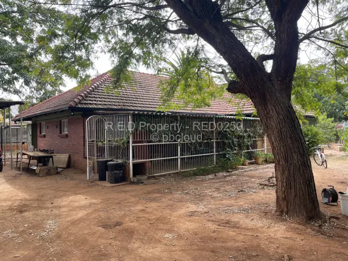 3 Bedroom House for Sale in Famona, Bulawayo