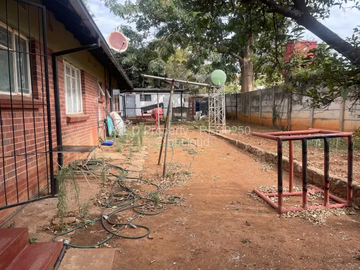 3 Bedroom House for Sale in Famona, Bulawayo