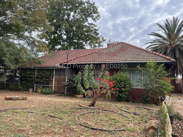 3 Bedroom House for Sale in Famona, Bulawayo
