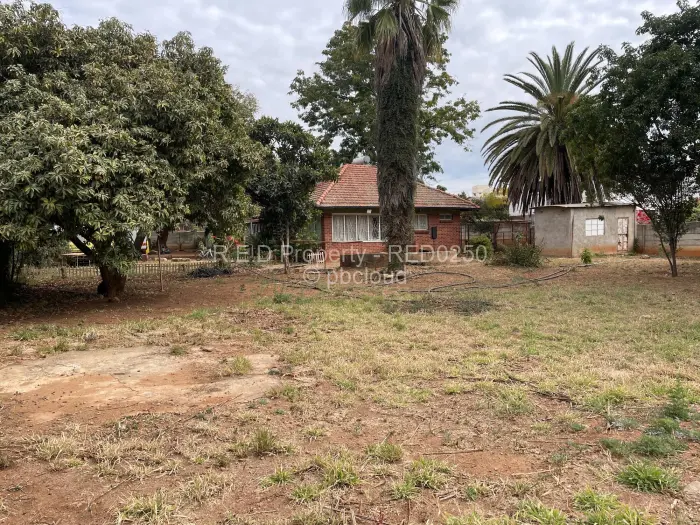 3 Bedroom House for Sale in Famona, Bulawayo