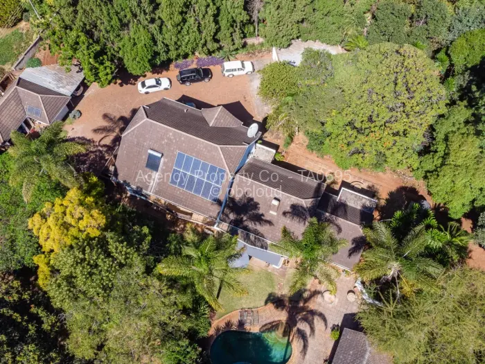6 Bedroom House for Sale in Highlands, Harare