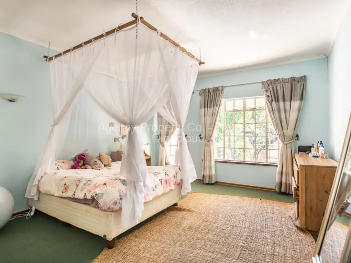 6 Bedroom House for Sale in Highlands, Harare