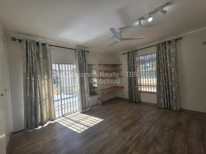 4 Bedroom House to Rent in Alexandra Park