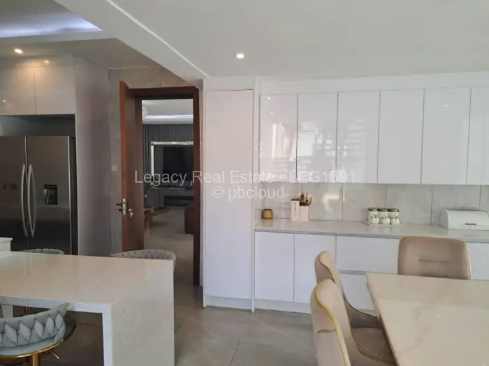 6 Bedroom House for Sale in Arlington, Harare