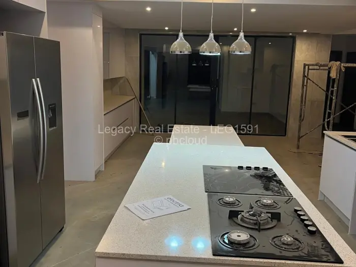 6 Bedroom House for Sale in Arlington, Harare