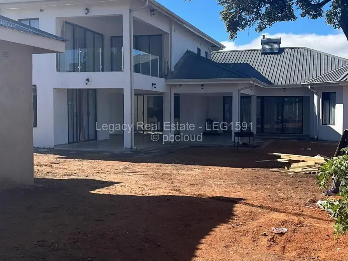 6 Bedroom House for Sale in Arlington, Harare