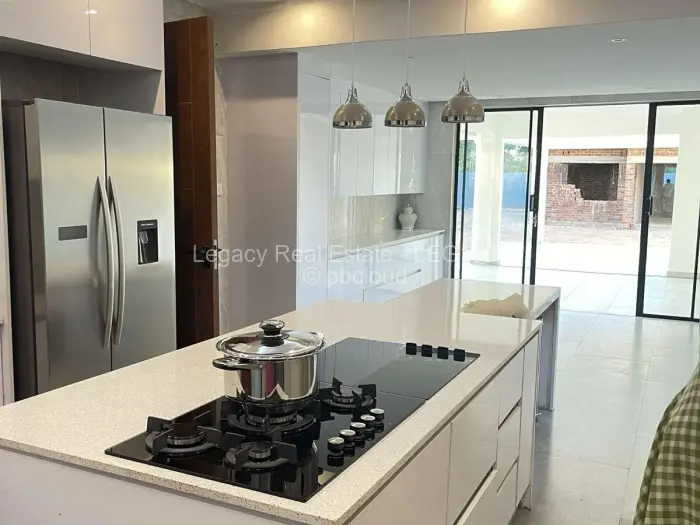 6 Bedroom House for Sale in Arlington, Harare