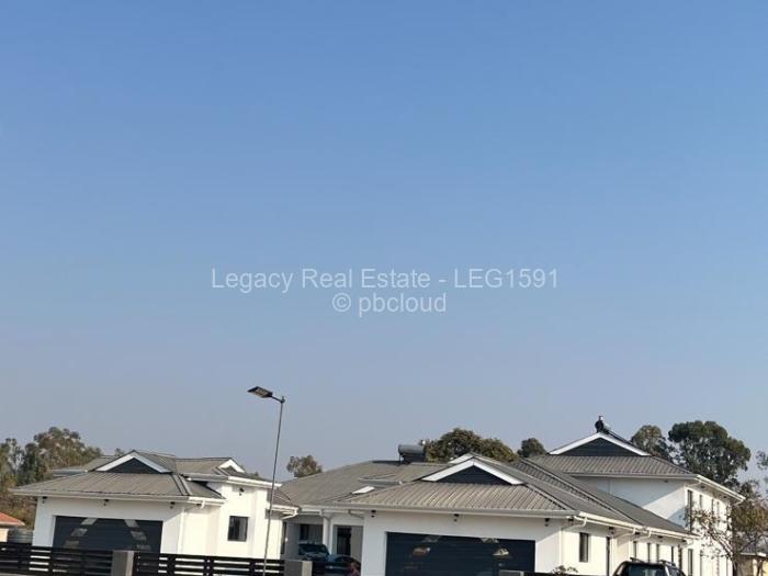 6 Bedroom House for Sale in Arlington, Harare